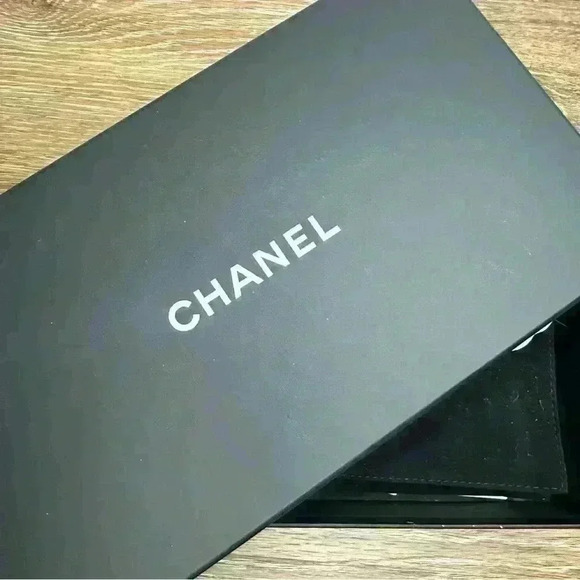 Authentic Chanel CC Logo Continental Wallet Patent Leather - Picture 3 of 15